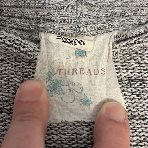 Threads Women’s Size L Short Sleeve 2 Pocket Lightweight Sweater - Picture 3 of 6